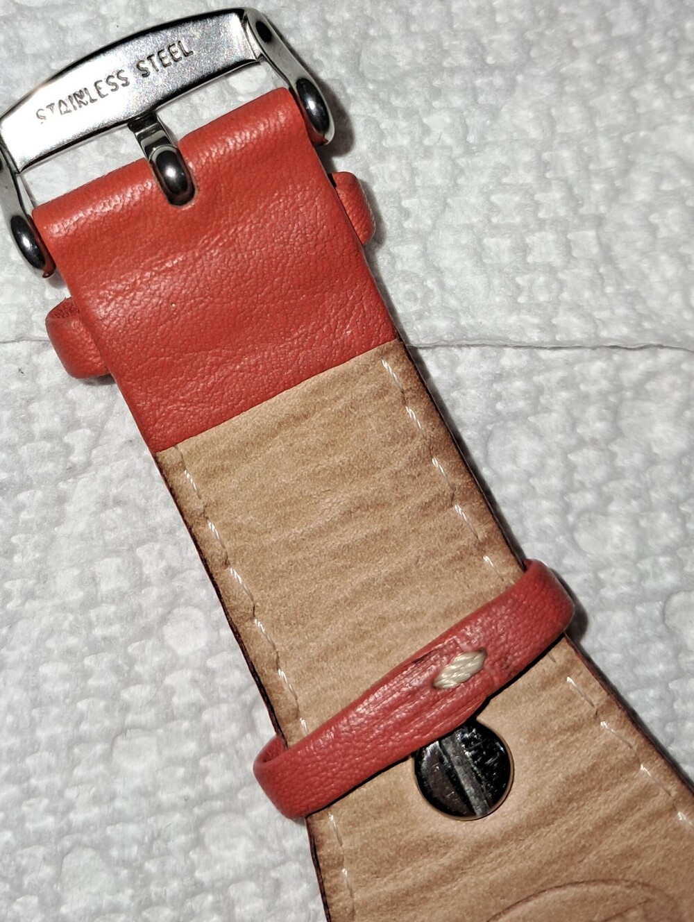 FOSSIL ORANGE FACE & BAND WATCH - Picture 11 of 16
